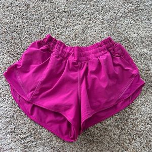 Lululemon hotty hot shorts 2.5” size 6